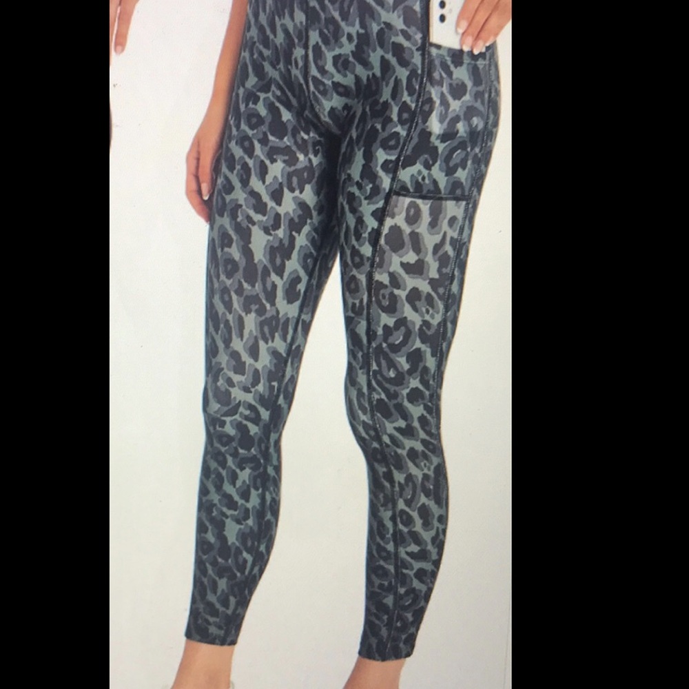 Med Leopard pocket high-rise flat waist leggings